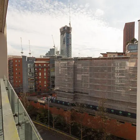 Central Gem: Cosy 2Br With Private Balcony Manchester Exterior photo