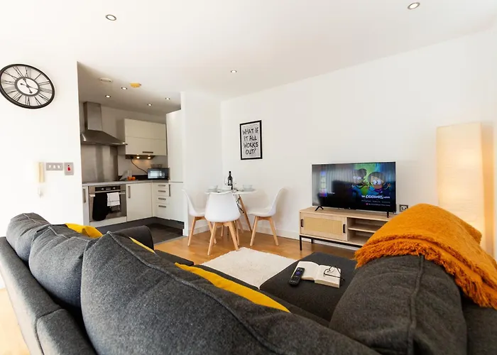 Central Gem: Cosy 2Br With Private Balcony