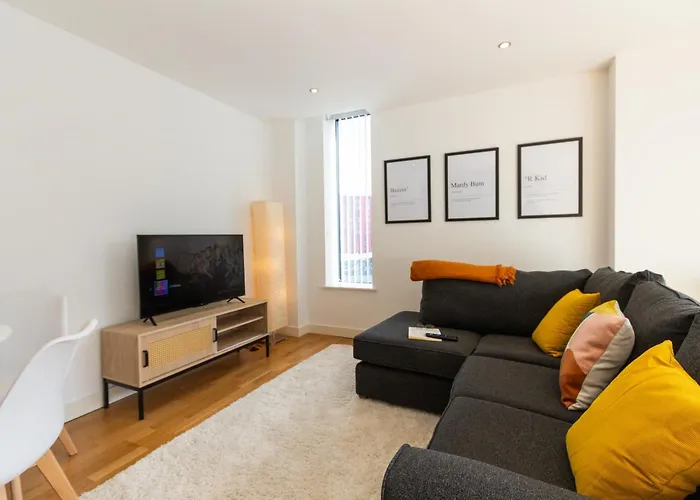 Central Gem: Cosy 2Br With Private Balcony