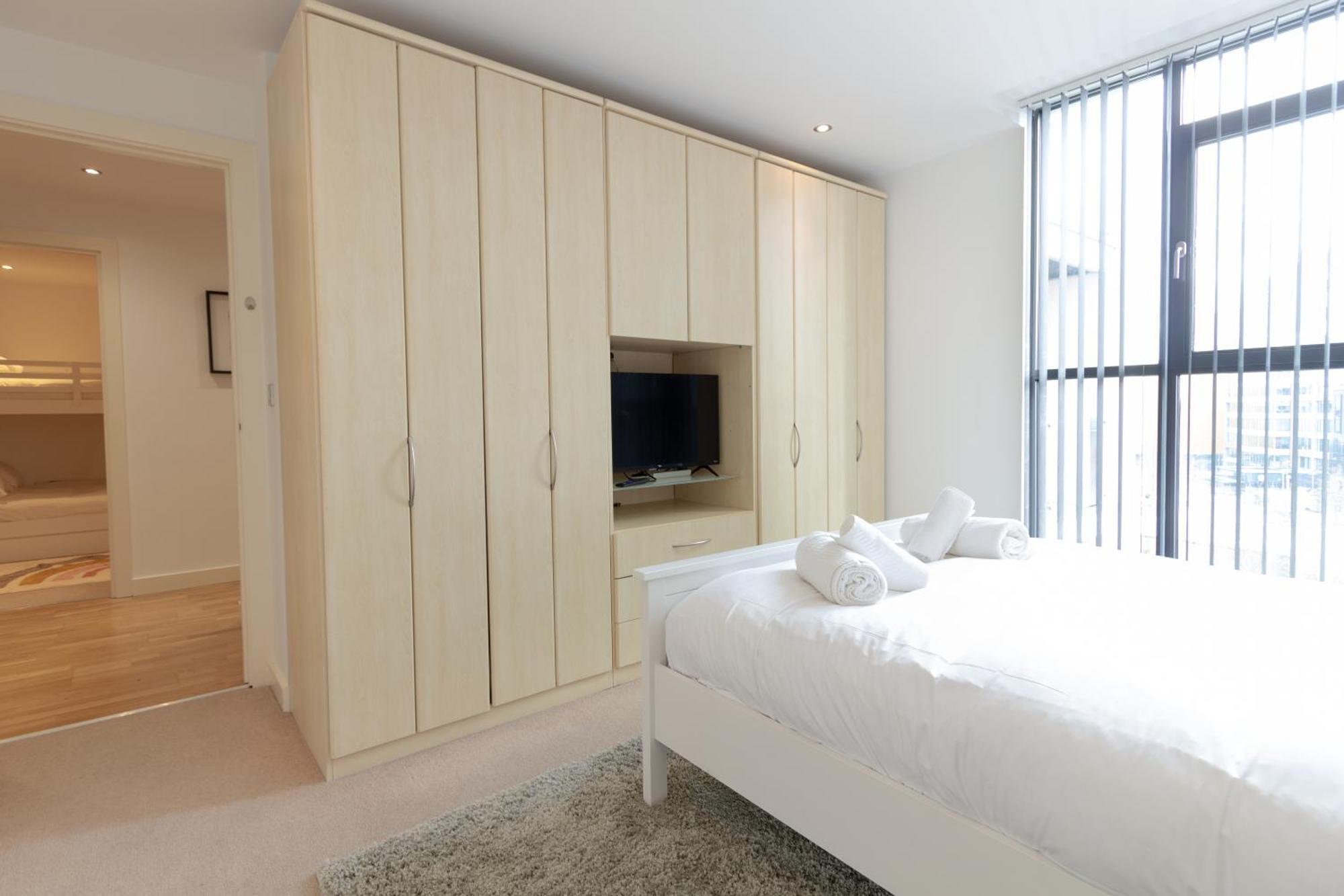 Gem: Cosy 2br With Private Balcony Appartamento