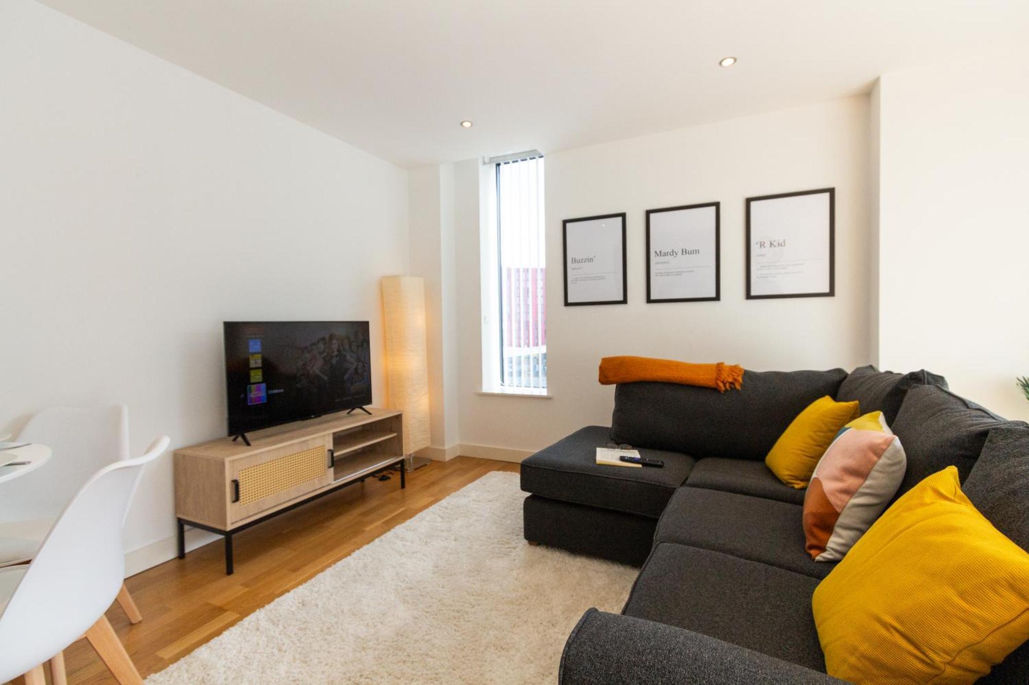 Gem: Cosy 2br With Private Balcony Appartamento