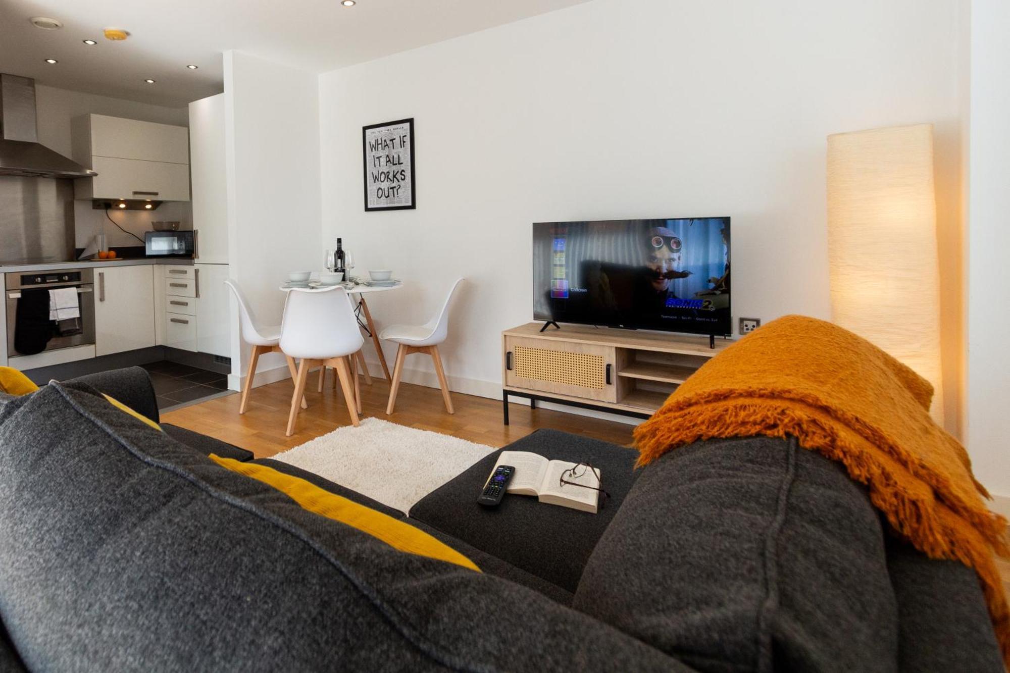 Gem: Cosy 2br With Private Balcony Appartamento Manchester
