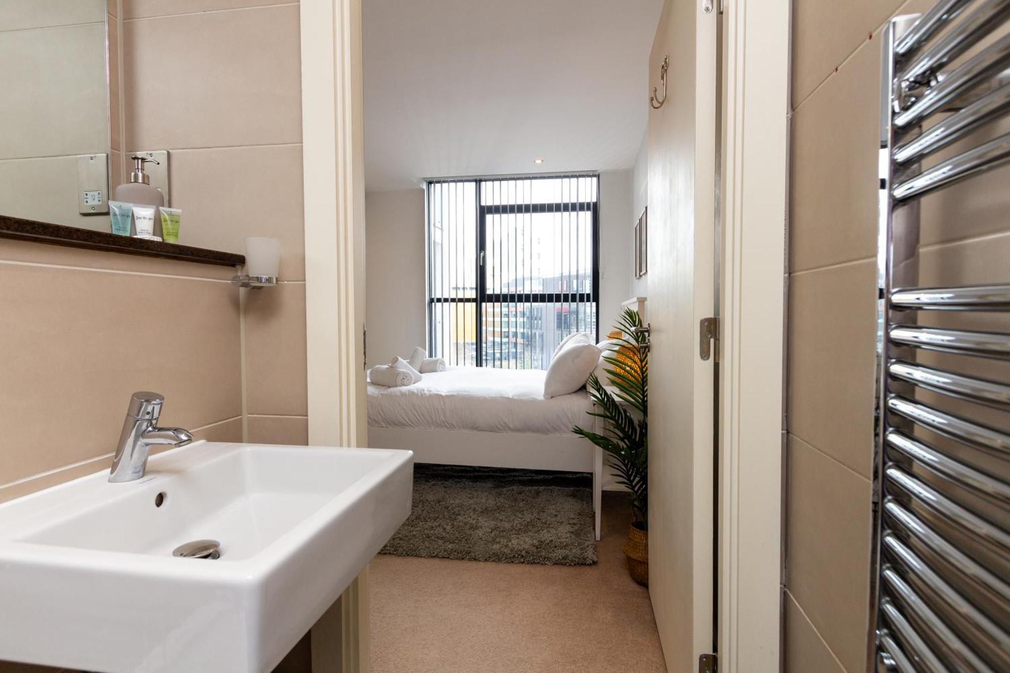 Gem: Cosy 2br With Private Balcony Appartamento Manchester